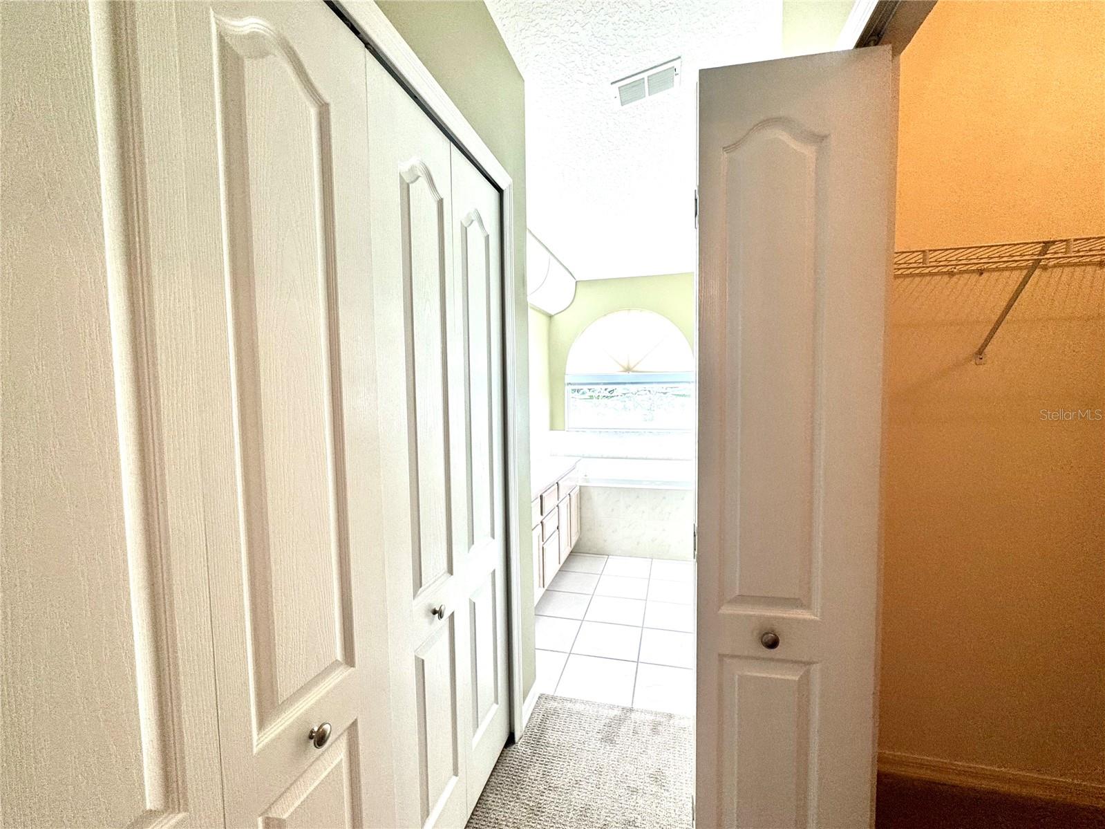 Listing photo id 11 for 10 Euphorbia Court