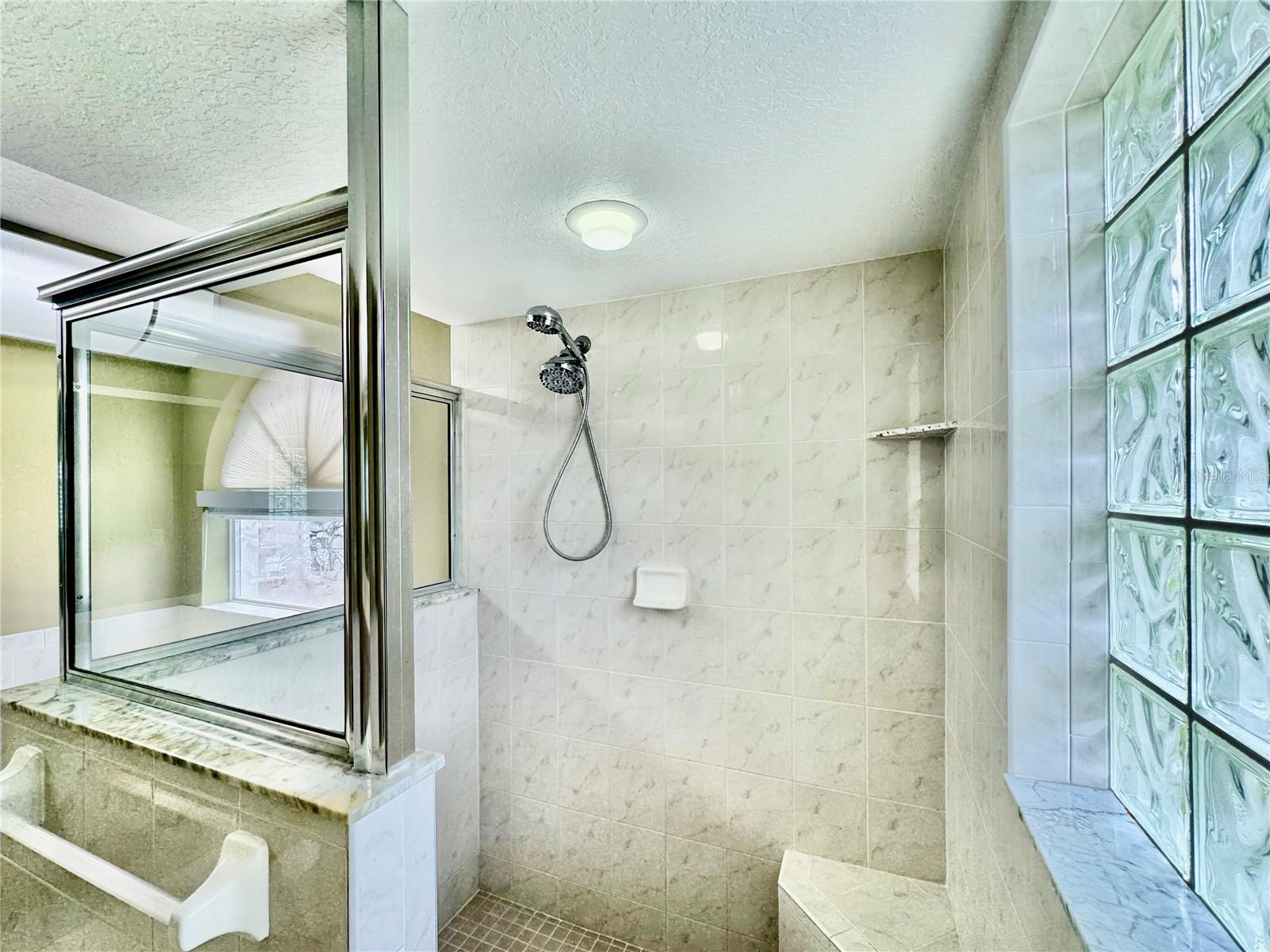 Listing photo id 15 for 10 Euphorbia Court