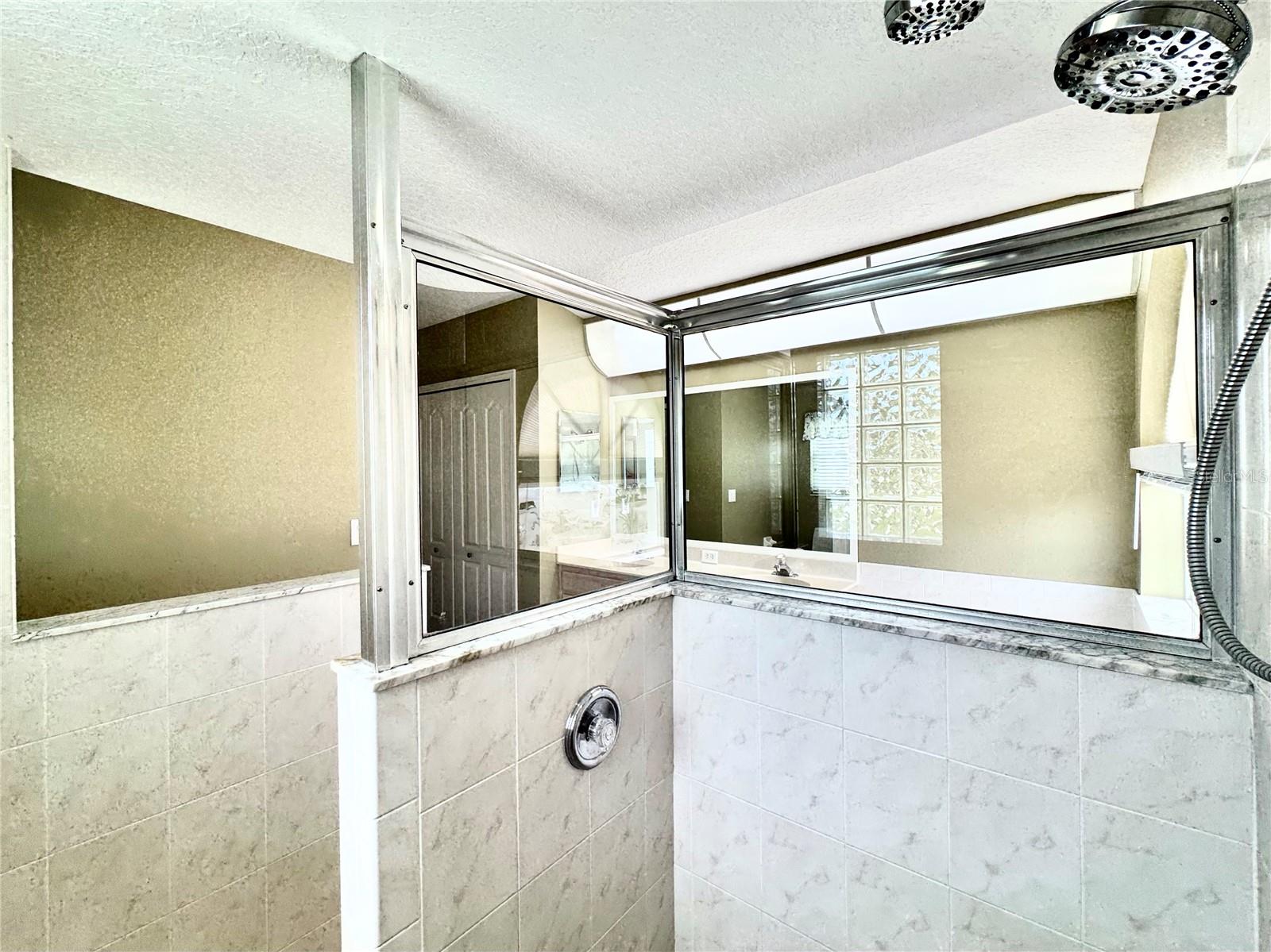 Listing photo id 16 for 10 Euphorbia Court