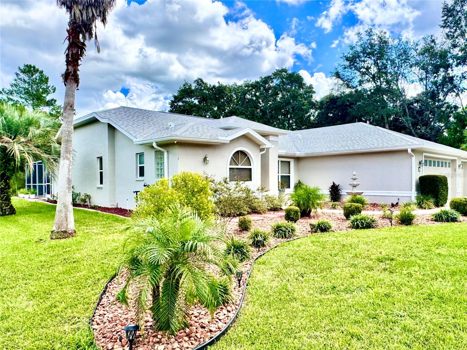 Listing photo id 0 for 10 Euphorbia Court