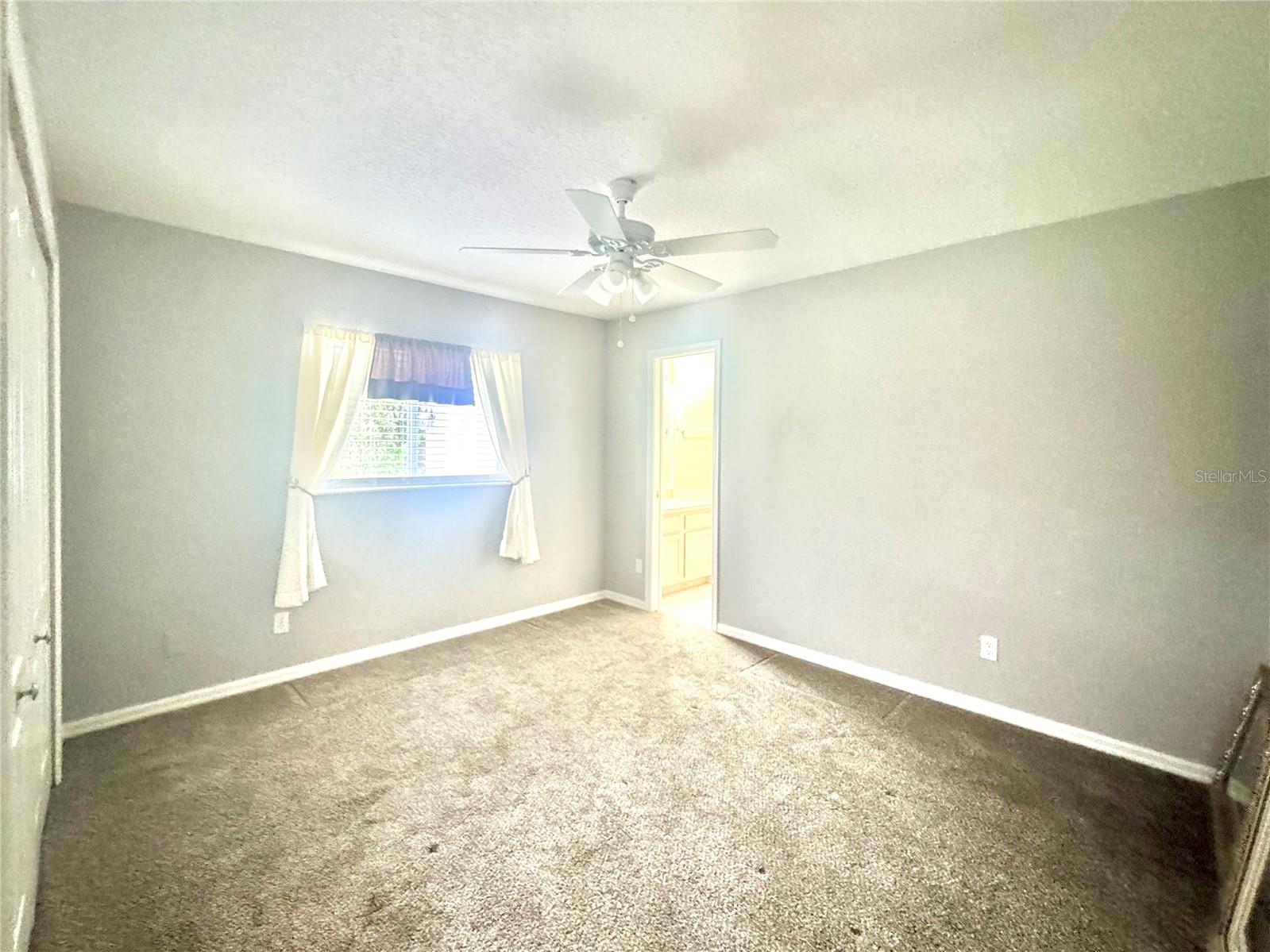 Listing photo id 32 for 10 Euphorbia Court