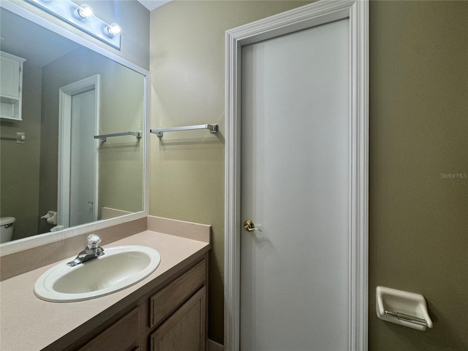 Listing photo id 34 for 10 Euphorbia Court