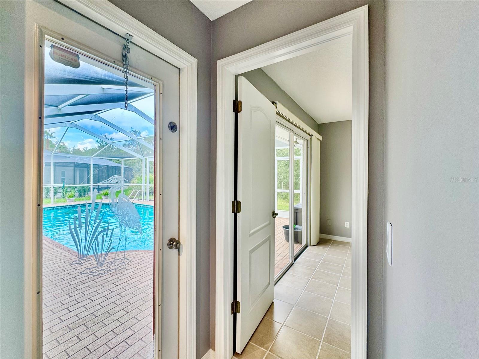 Listing photo id 38 for 10 Euphorbia Court