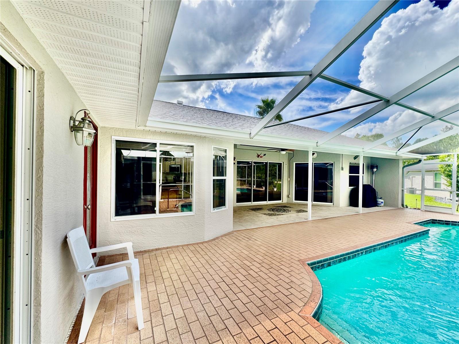 Listing photo id 46 for 10 Euphorbia Court