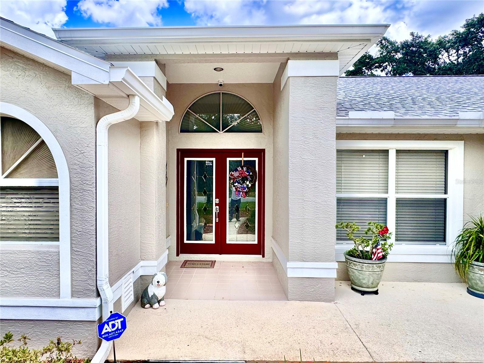 Listing photo id 4 for 10 Euphorbia Court