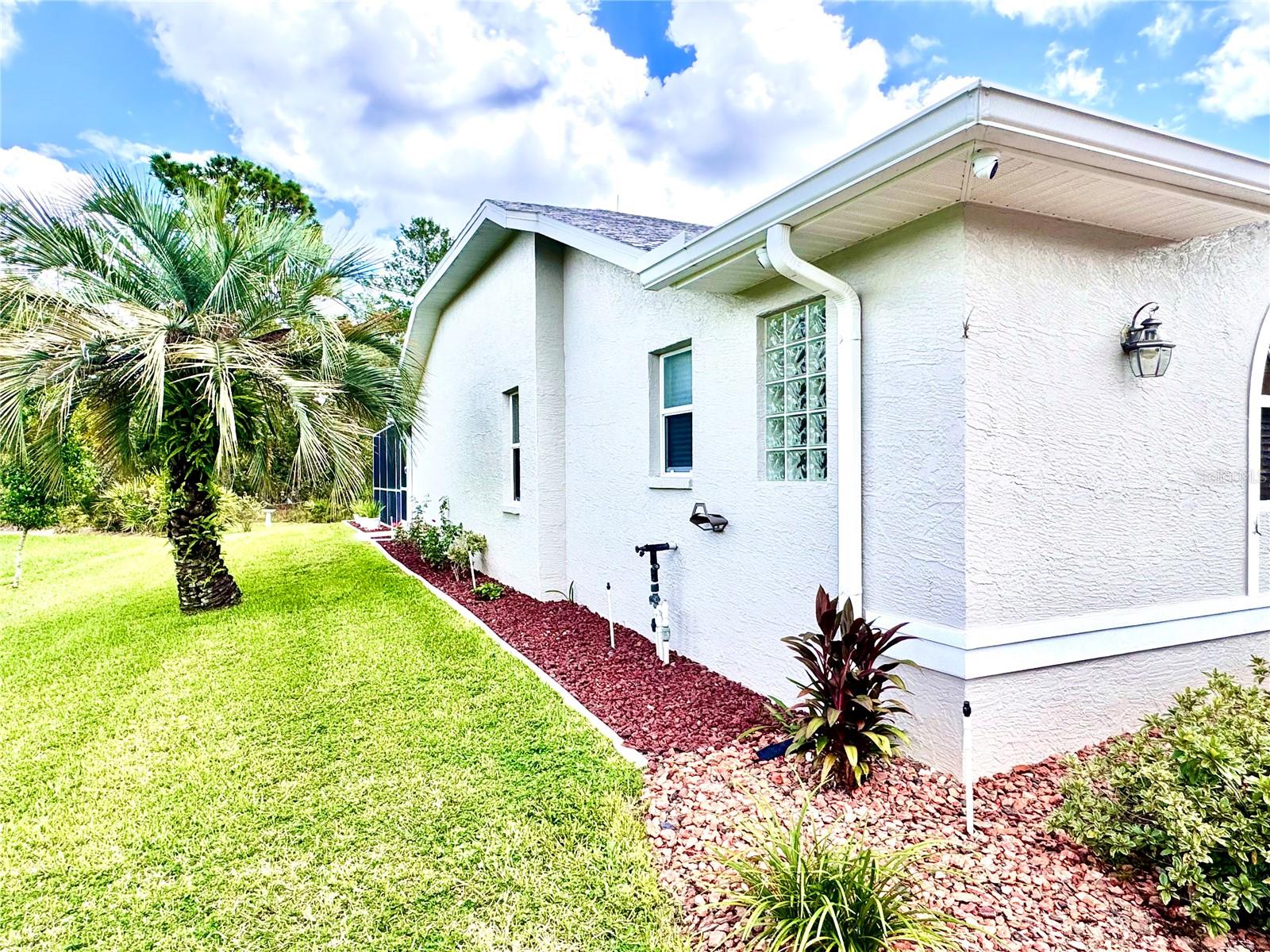 Listing photo id 60 for 10 Euphorbia Court