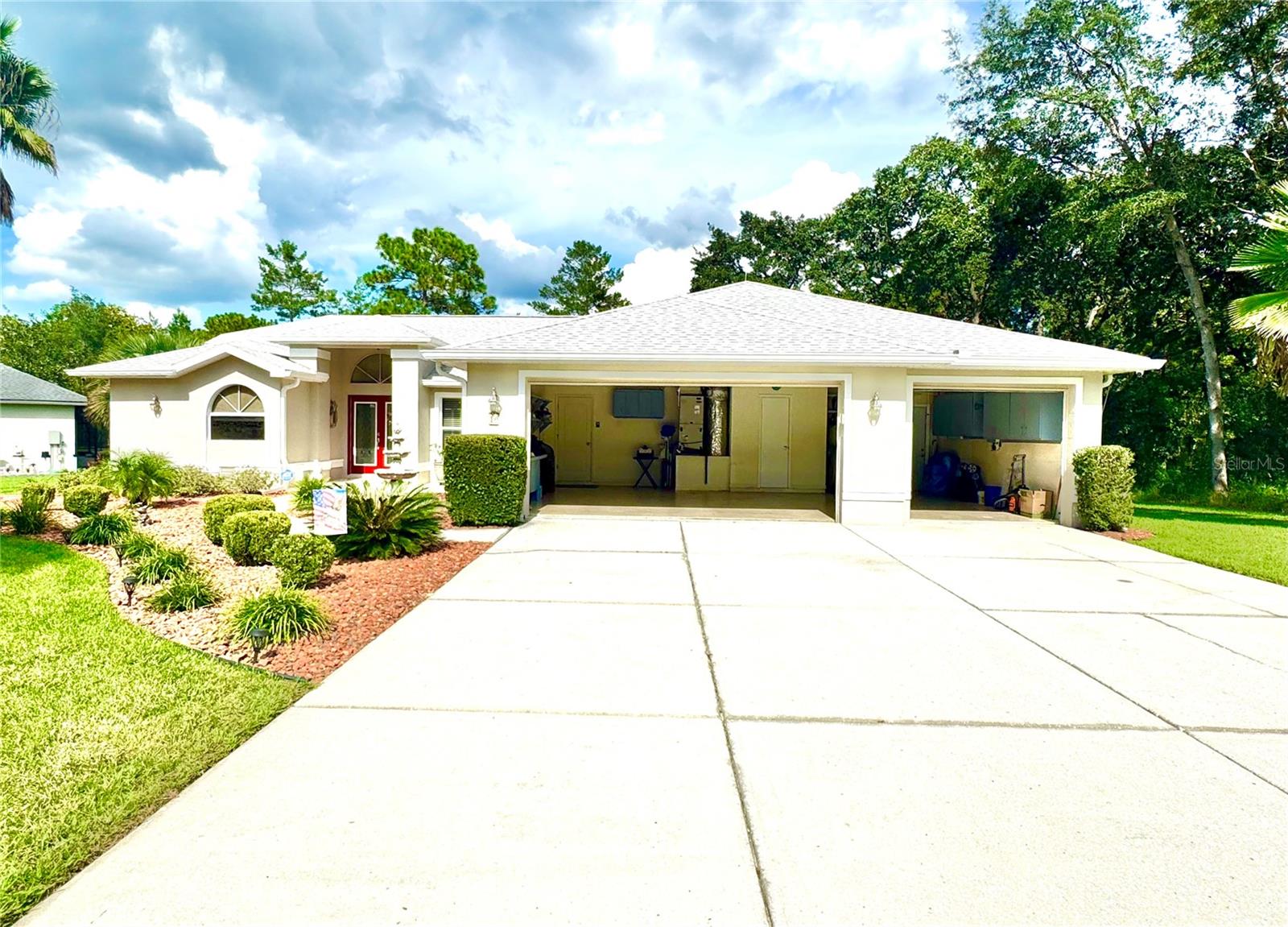 Listing photo id 66 for 10 Euphorbia Court