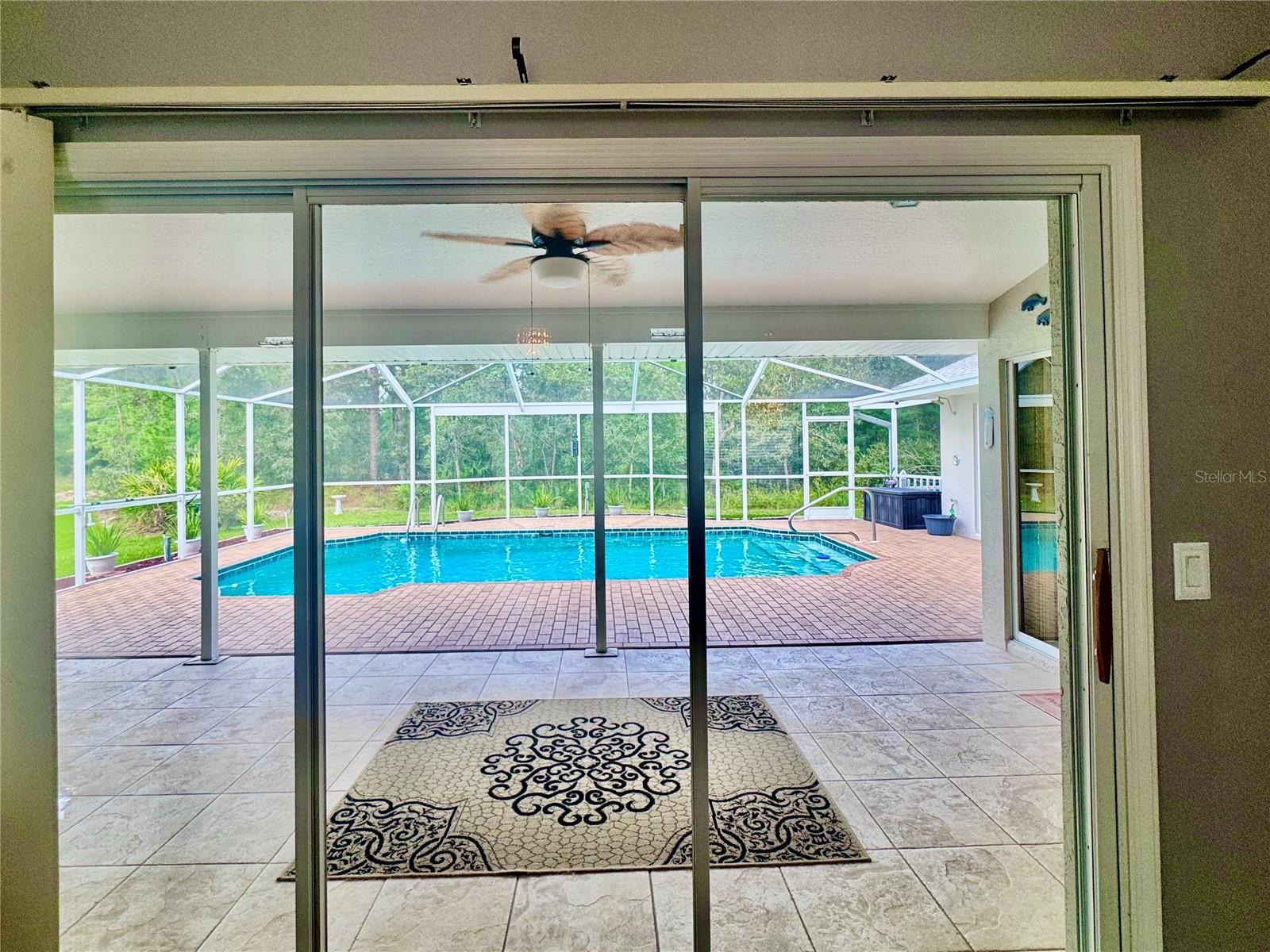 Listing photo id 7 for 10 Euphorbia Court