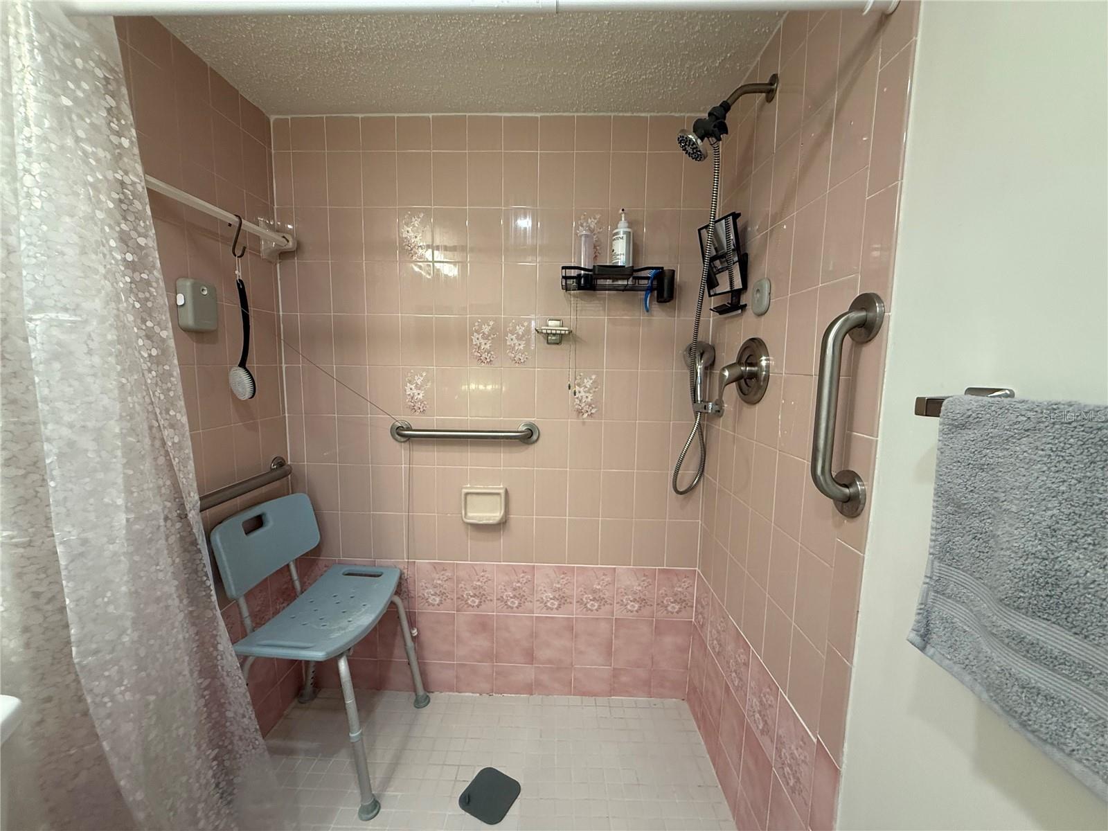 Image 14 of 22 For 4715 Joseph Court 239