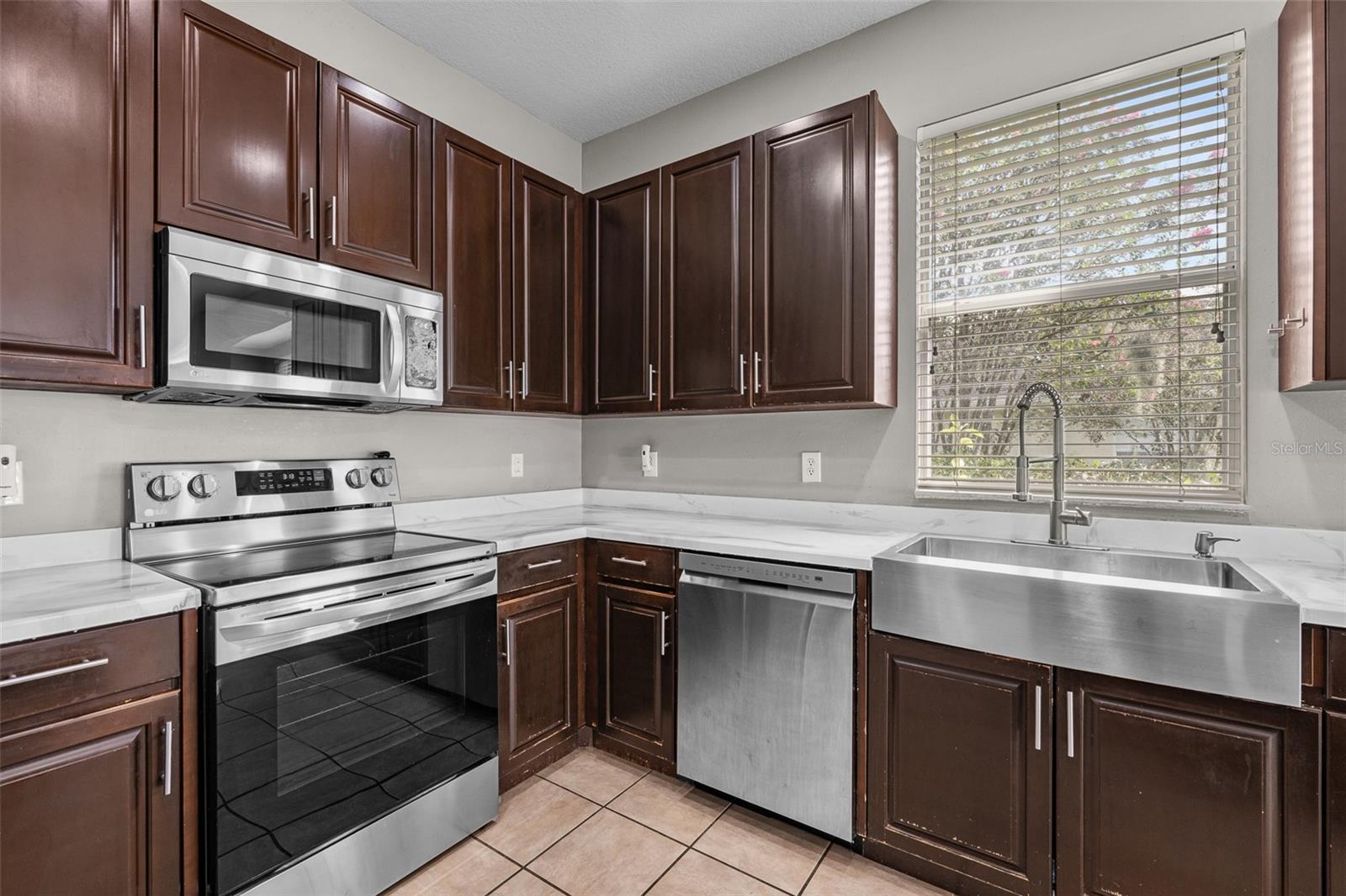 Image 6 of 12 For 5909 Wedgefield Drive