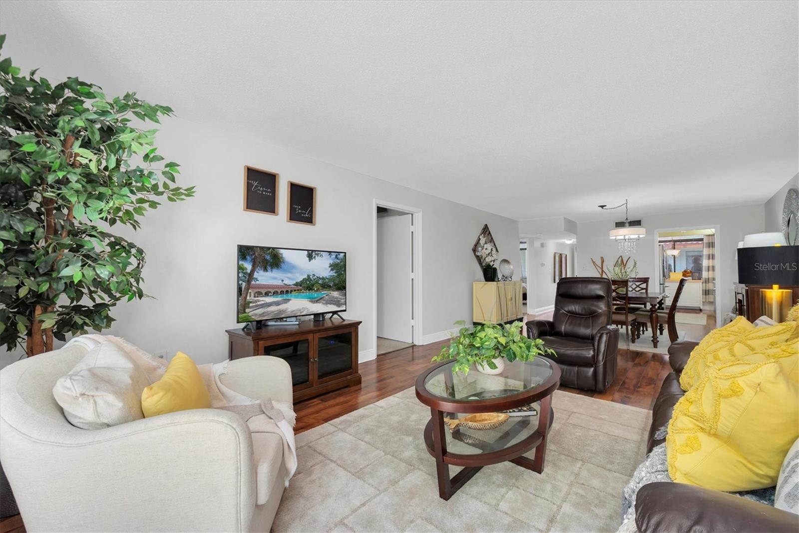 Image 5 of 48 For 2612 Pearce Drive 310