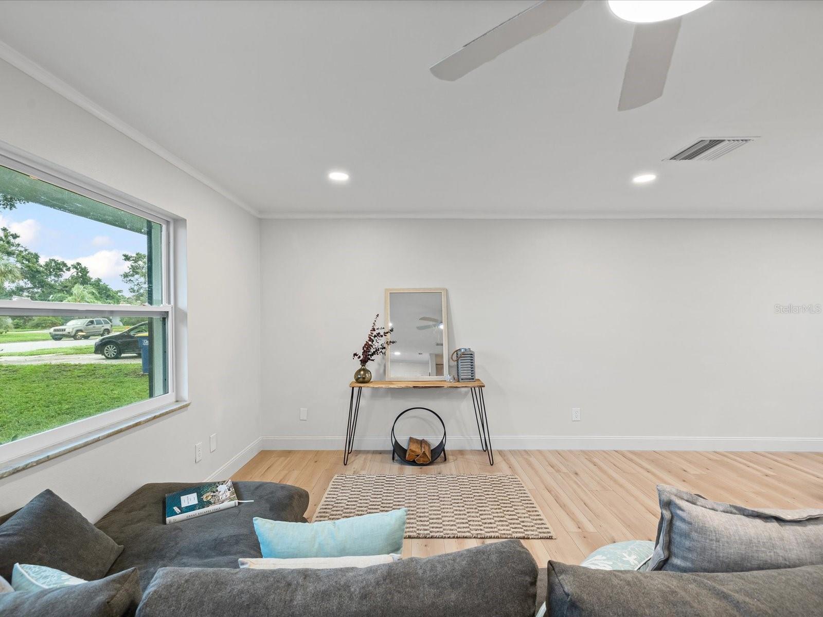Image 4 of 30 For 1466 Hercules Avenue