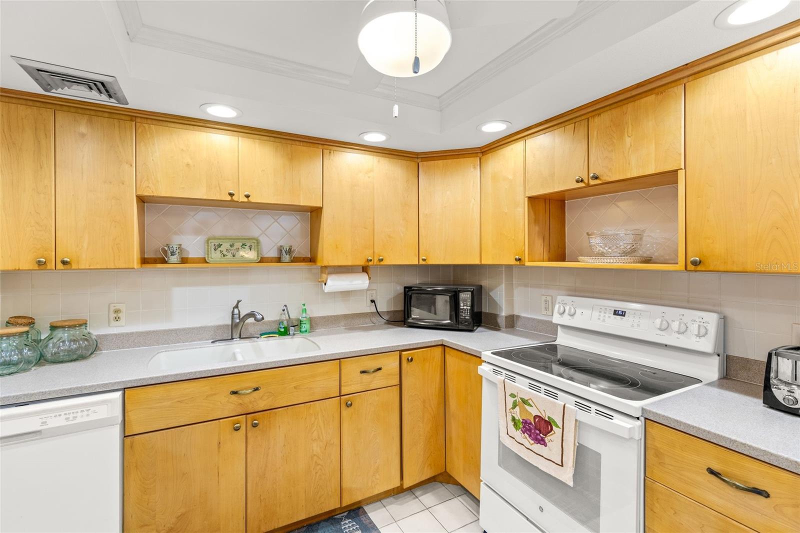 Image 8 of 45 For 1 Key Capri  104e