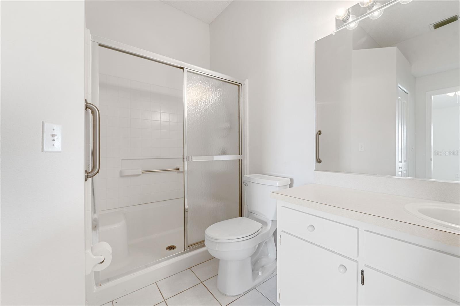 Image 18 of 43 For 2531 New Haven Circle