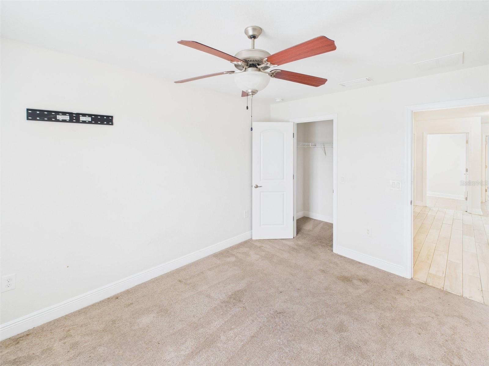 Listing photo id 17 for 14211 Edinburgh Moor Drive