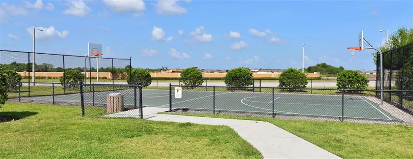 Listing photo id 24 for 14211 Edinburgh Moor Drive