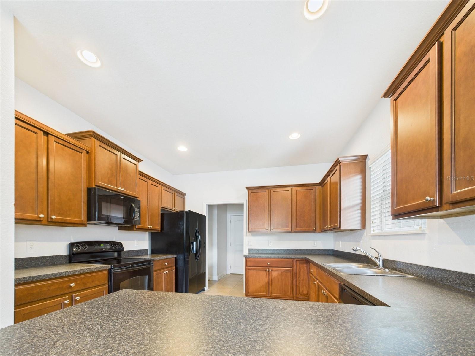 Listing photo id 3 for 14211 Edinburgh Moor Drive