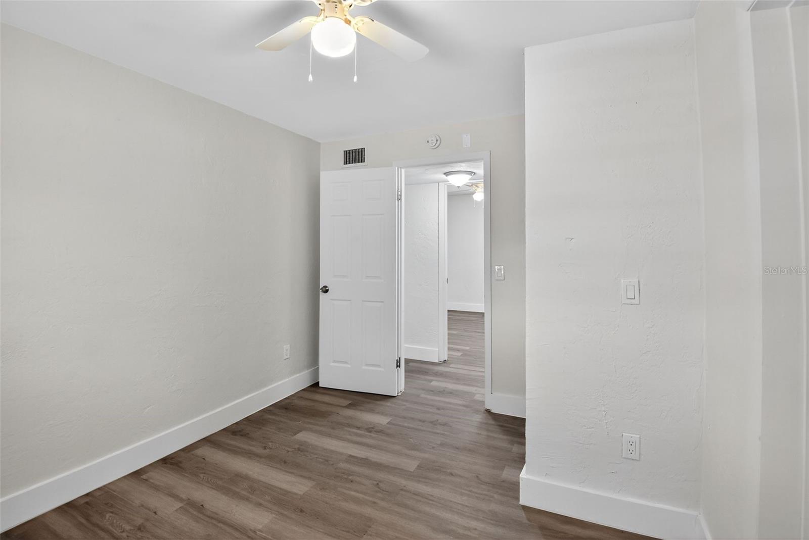 Image 11 of 24 For 2425 Anastasia Drive
