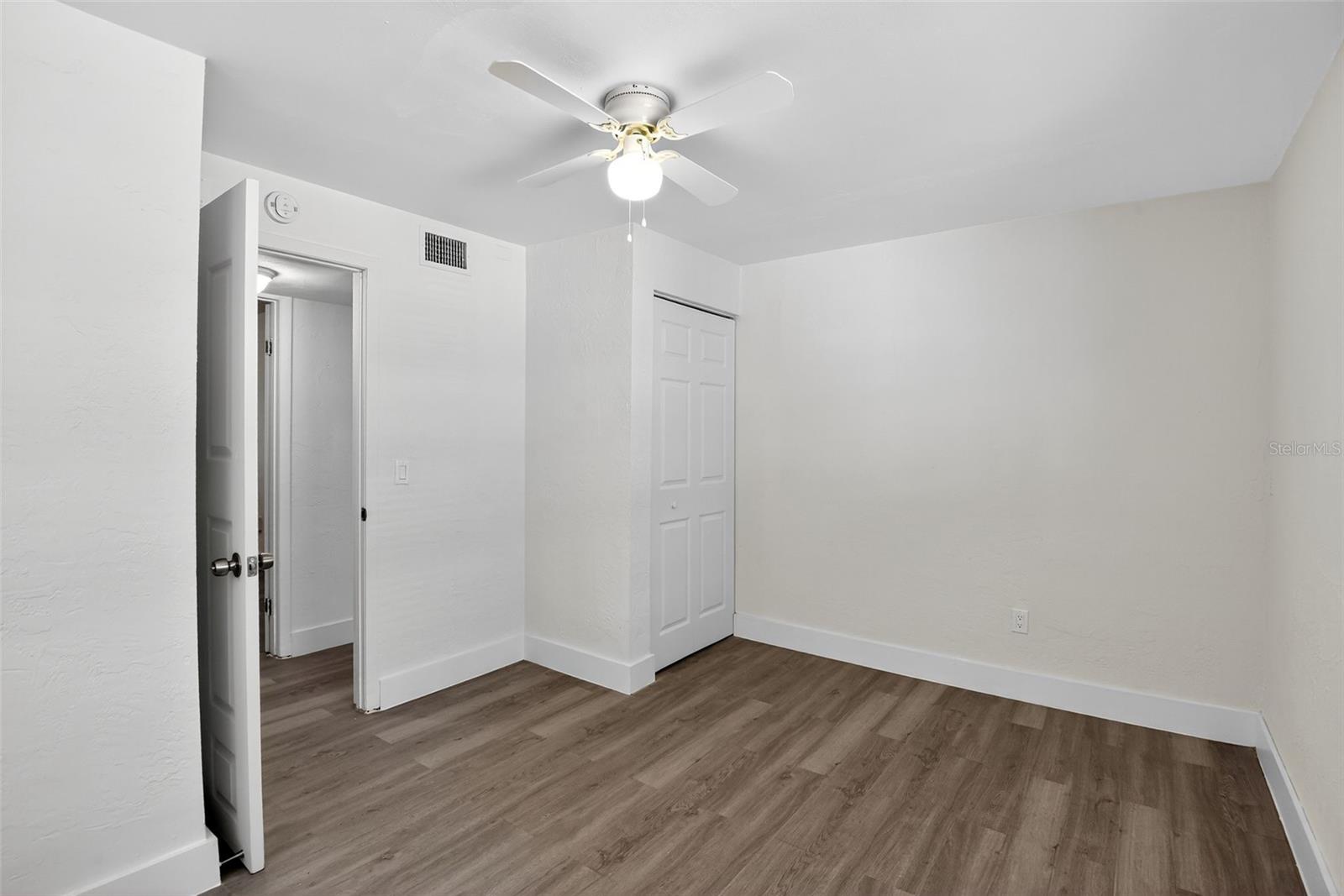 Image 14 of 24 For 2425 Anastasia Drive