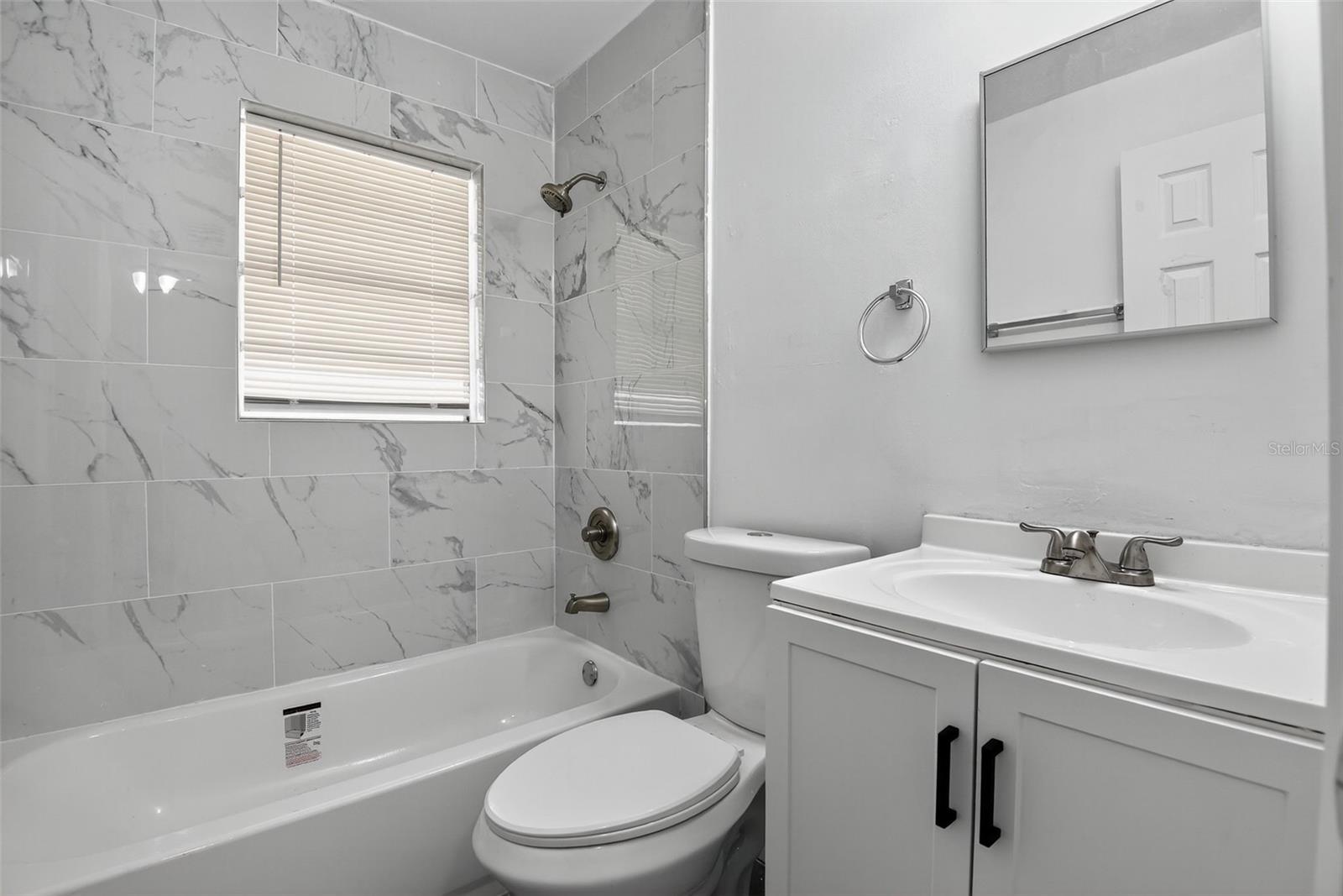 Image 17 of 24 For 2425 Anastasia Drive