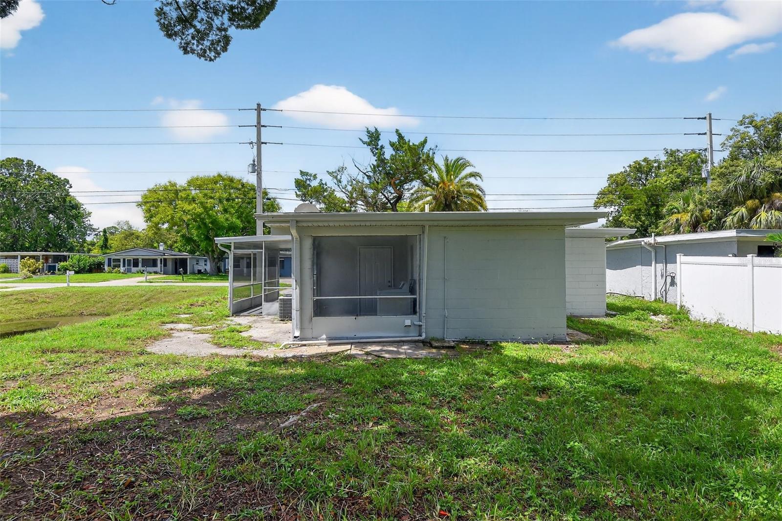 Image 23 of 24 For 2425 Anastasia Drive