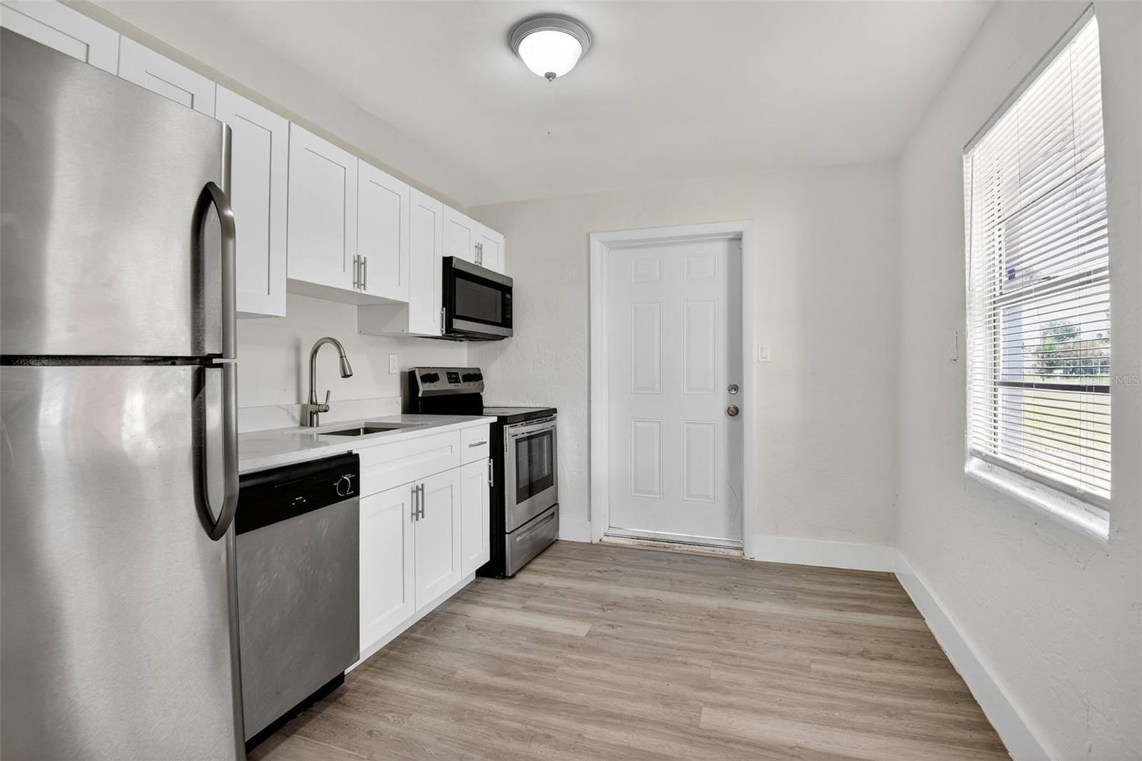 Image 8 of 24 For 2425 Anastasia Drive