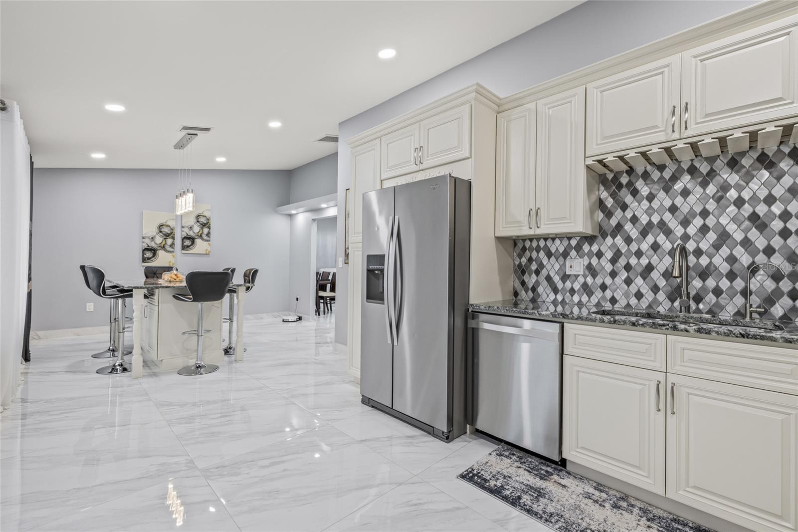 Image 10 of 49 For 417 Manor Boulevard