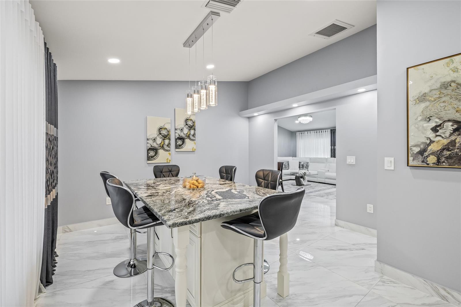 Image 12 of 49 For 417 Manor Boulevard