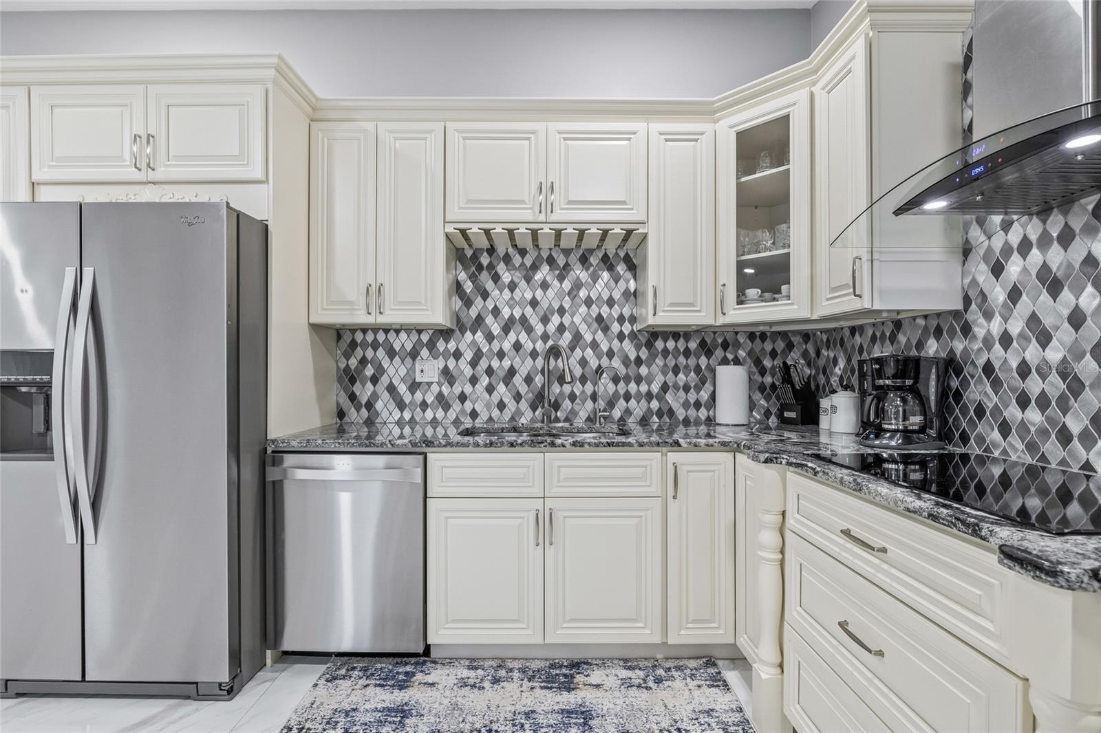 Image 15 of 49 For 417 Manor Boulevard