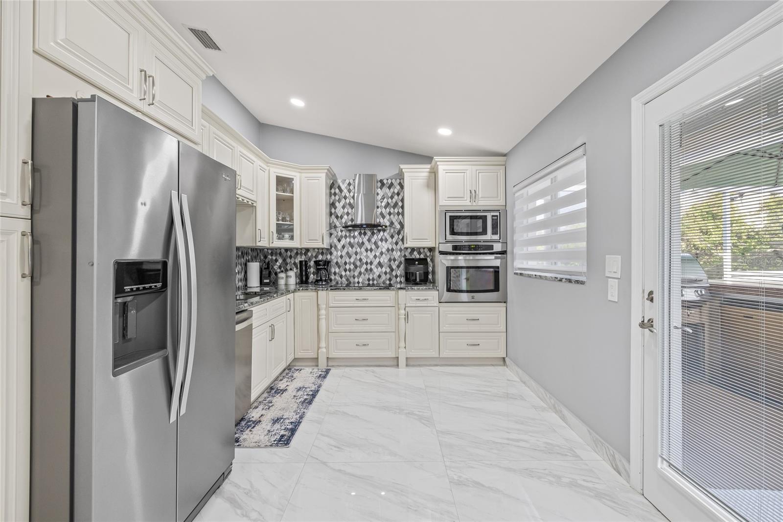 Image 17 of 49 For 417 Manor Boulevard