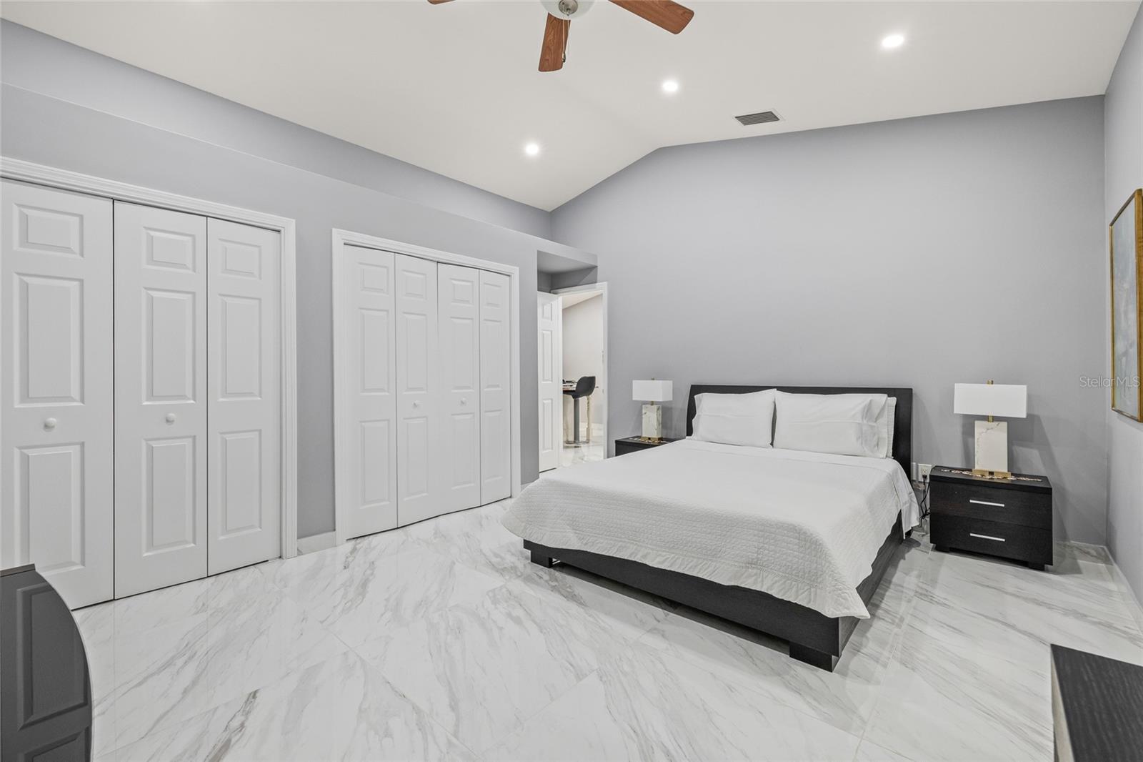 Image 23 of 49 For 417 Manor Boulevard