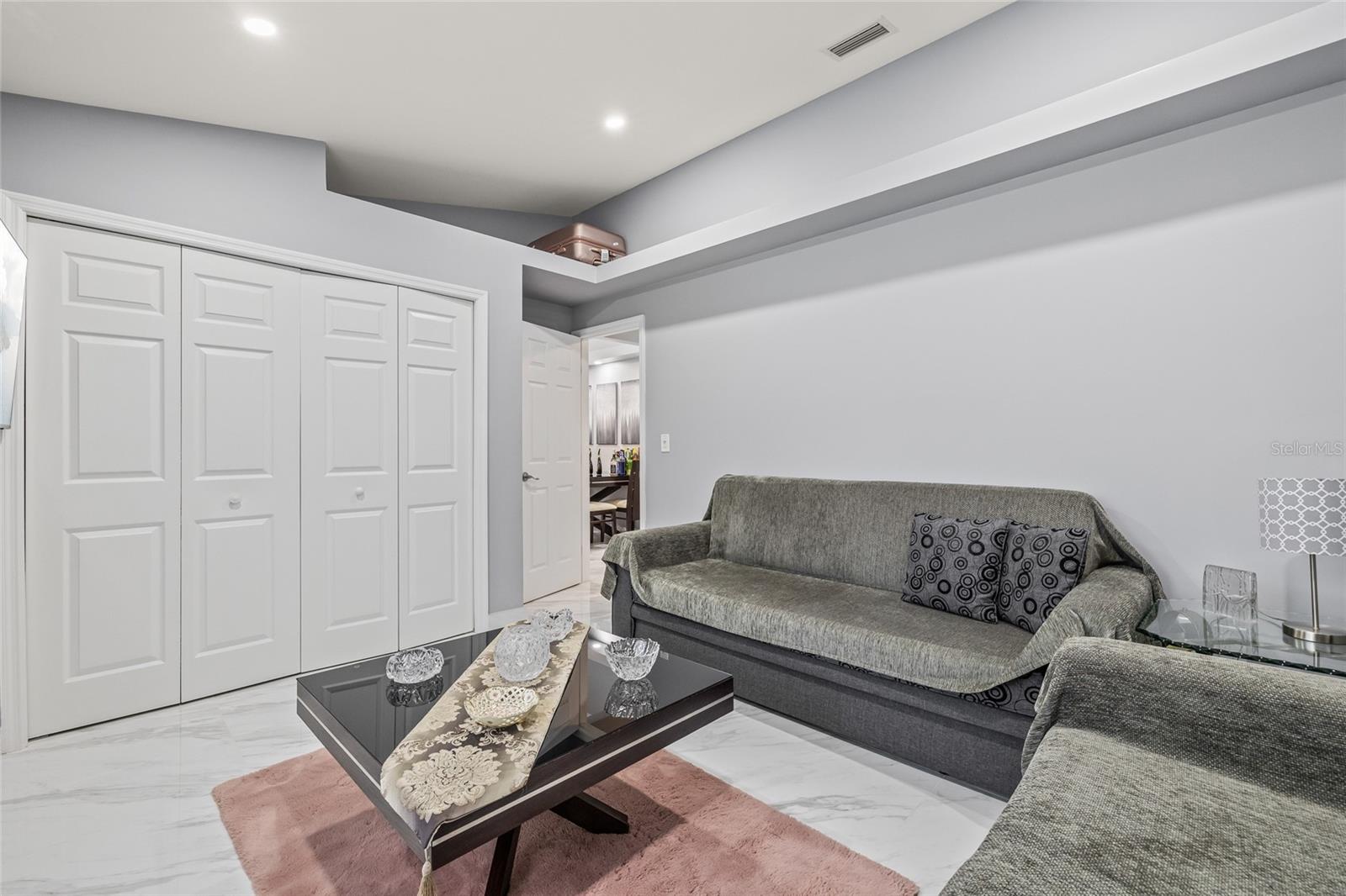 Image 33 of 49 For 417 Manor Boulevard
