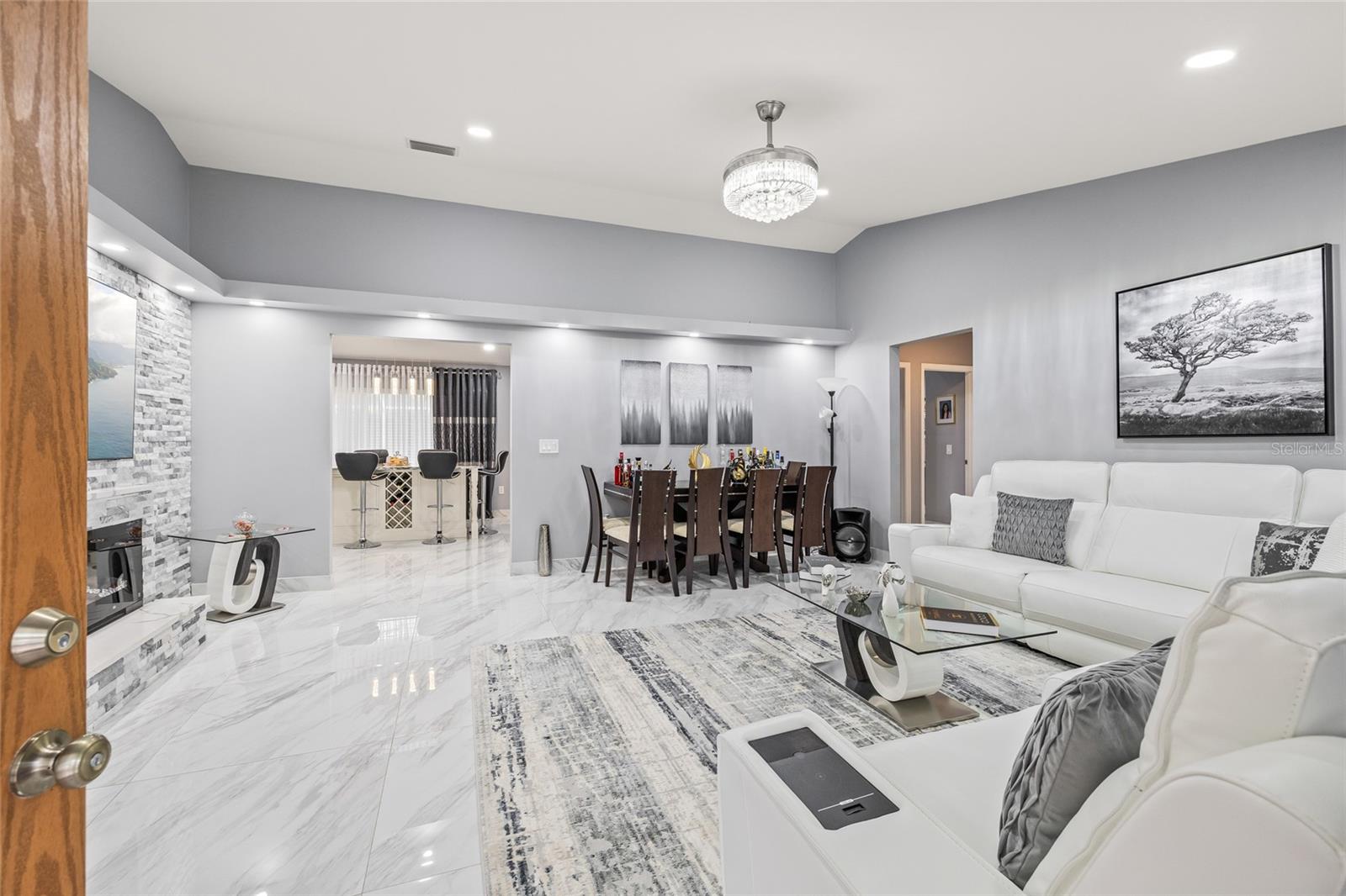 Image 6 of 49 For 417 Manor Boulevard