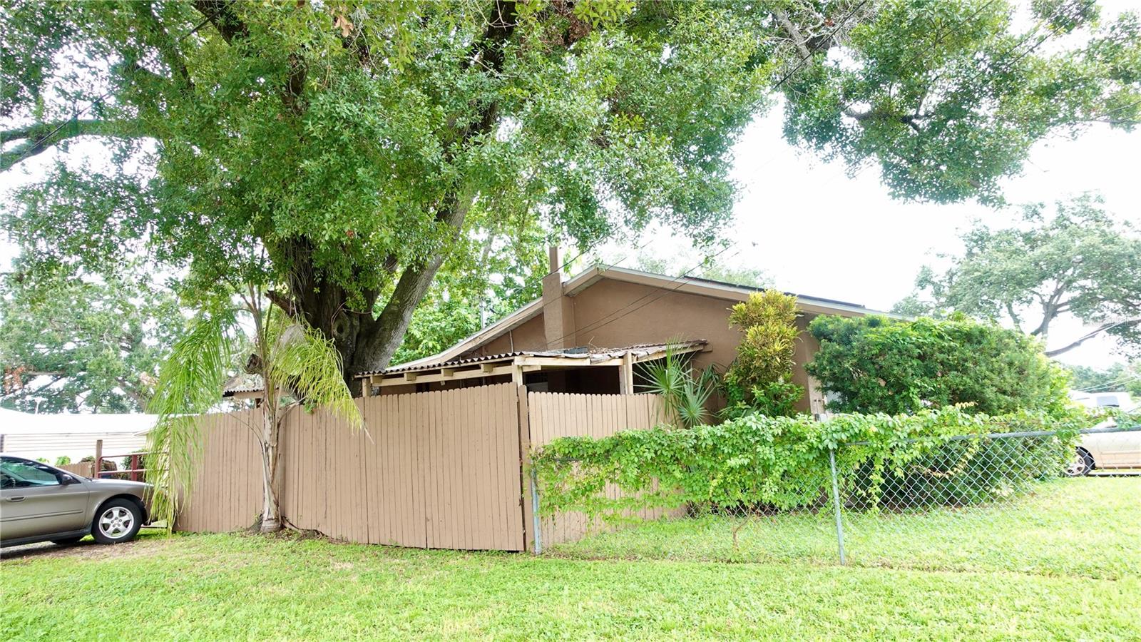 Image 4 of 21 For 2615 Comanche Avenue