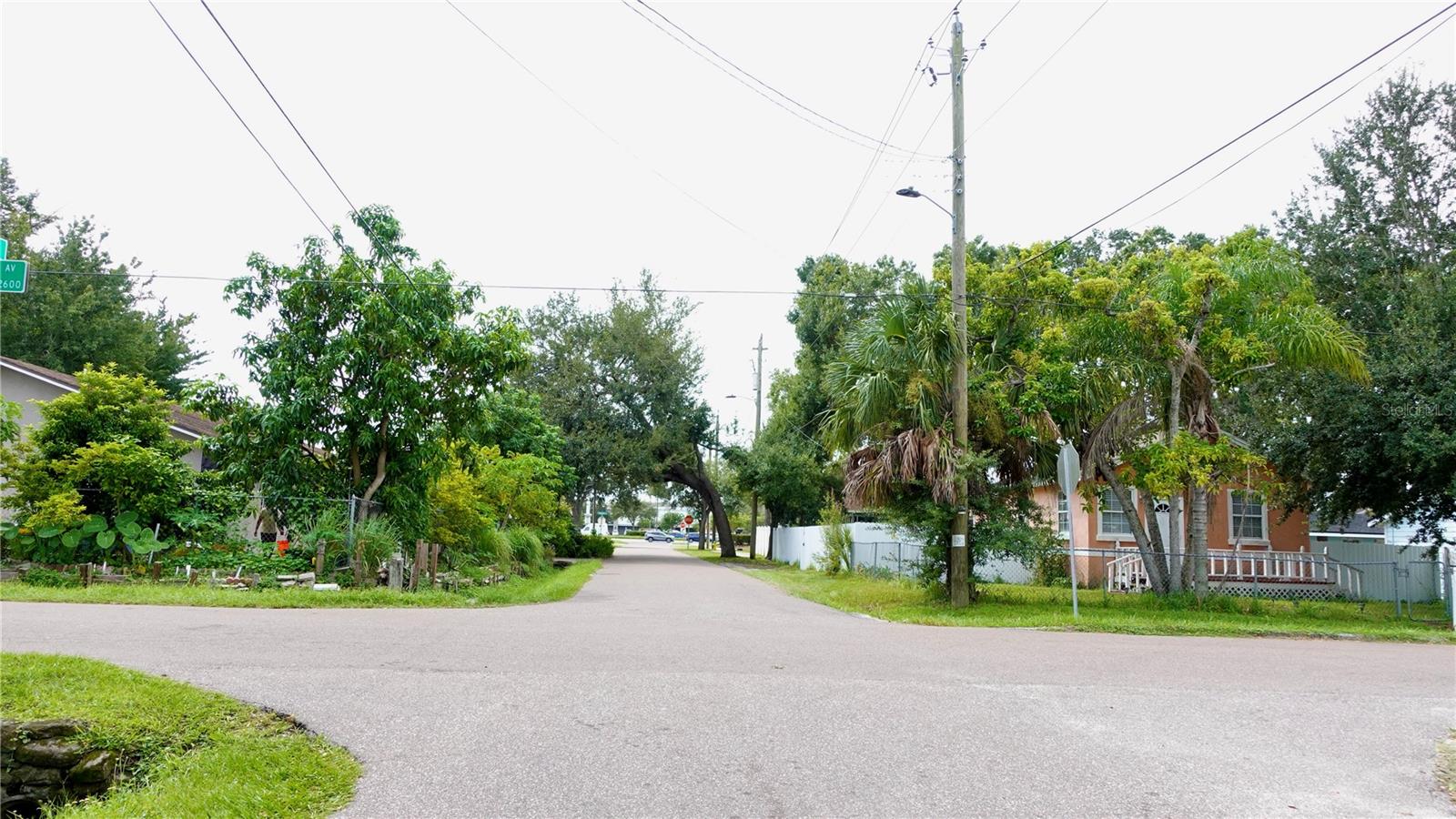 Image 7 of 21 For 2615 Comanche Avenue