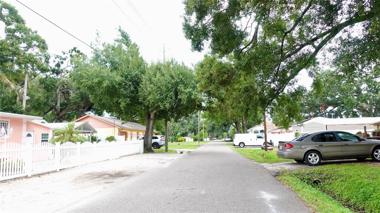 Image 8 of 21 For 2615 Comanche Avenue