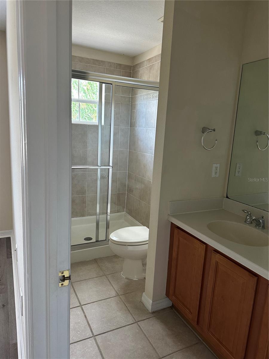 Listing photo id 9 for 20474 Needletree Drive 20474