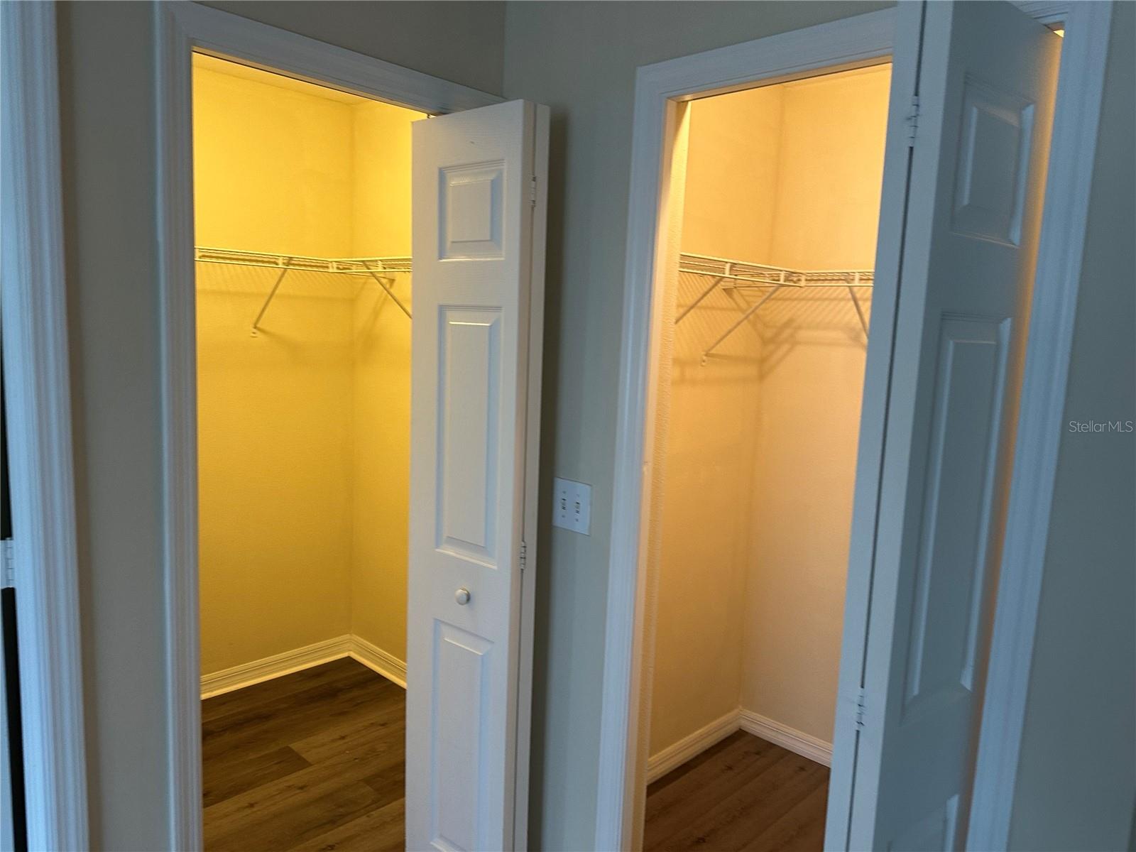 Listing photo id 13 for 20474 Needletree Drive 20474