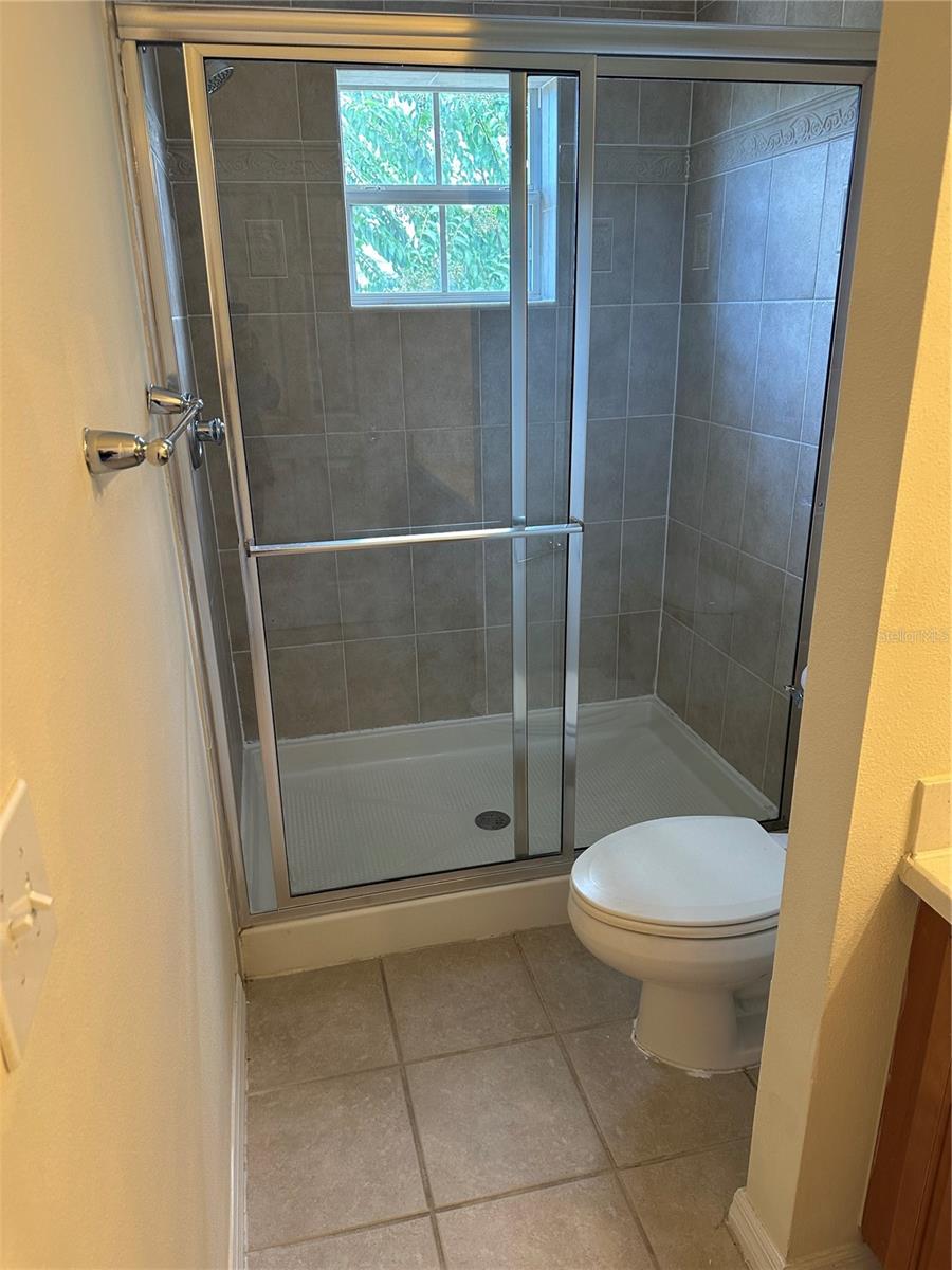 Listing photo id 15 for 20474 Needletree Drive 20474