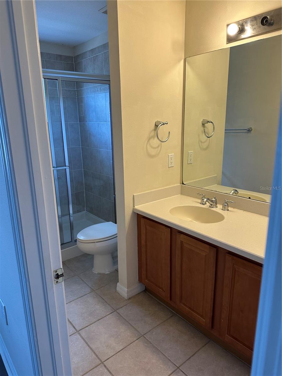 Listing photo id 16 for 20474 Needletree Drive 20474