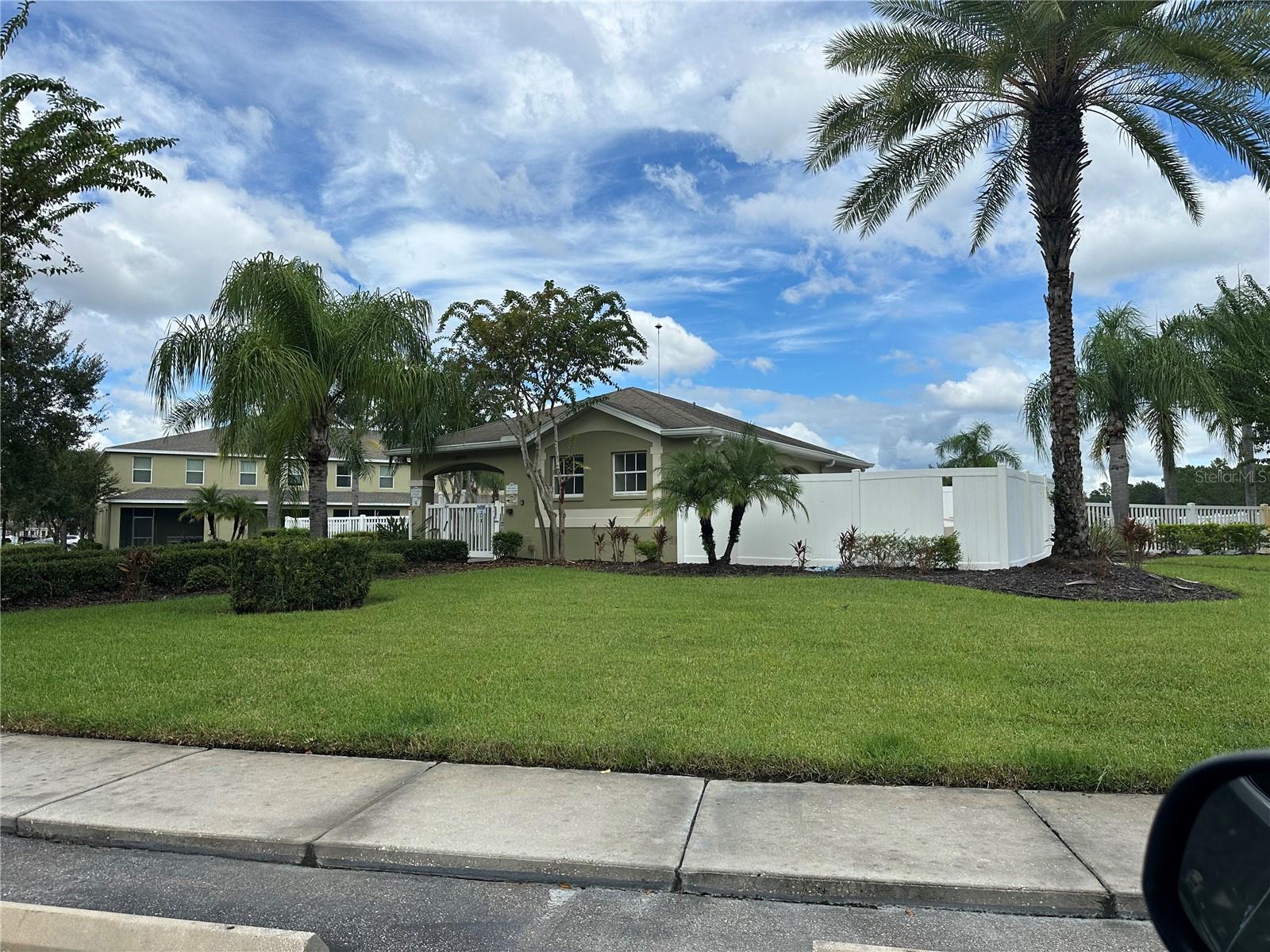 Listing photo id 24 for 20474 Needletree Drive 20474