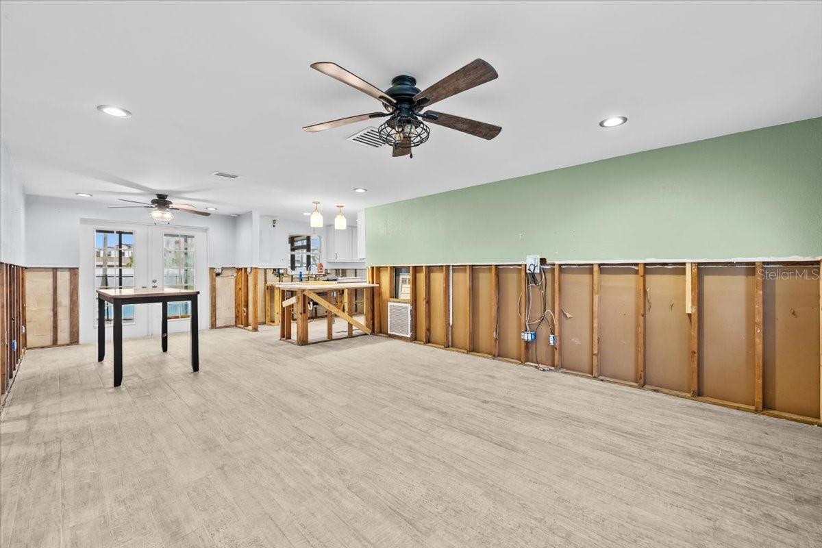 Image 12 of 30 For 5801 Venetian Boulevard Ne