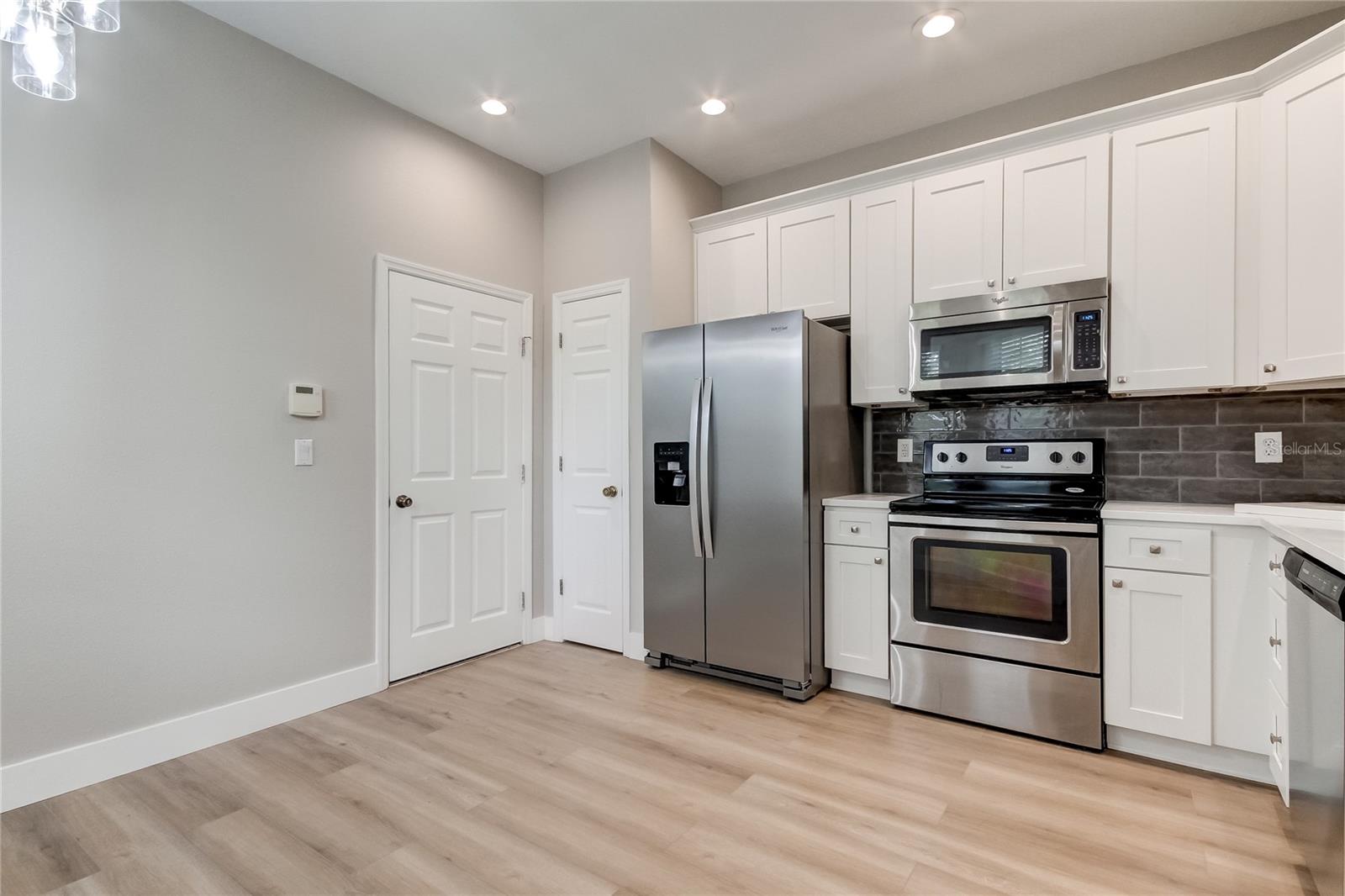 Image 3 of 50 For 11068 Windsor Place Circle