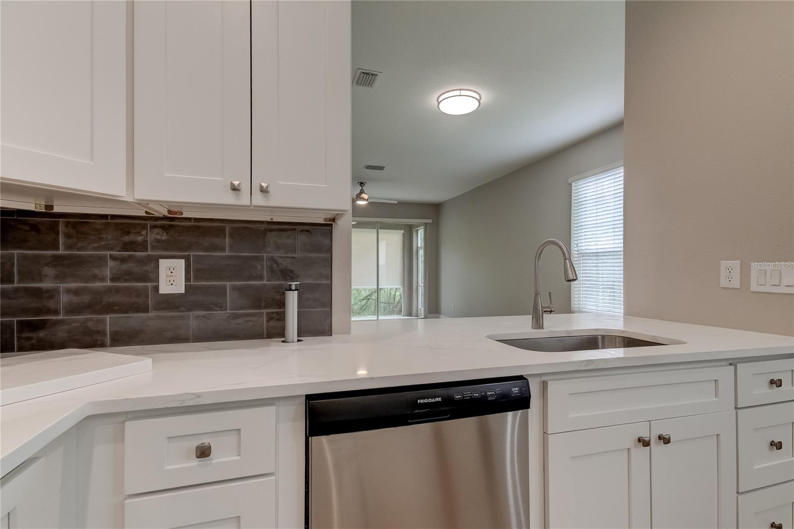 Image 9 of 50 For 11068 Windsor Place Circle