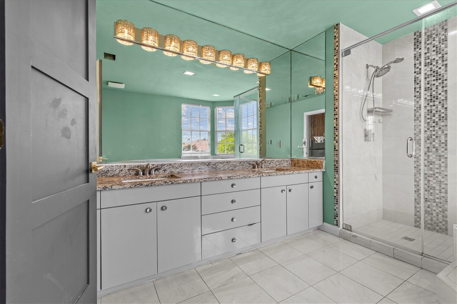 Image 35 of 81 For 5914 La Rosa Lane
