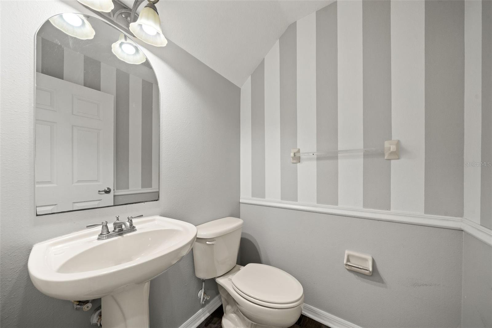 Image 15 of 23 For 10909 Observatory Way