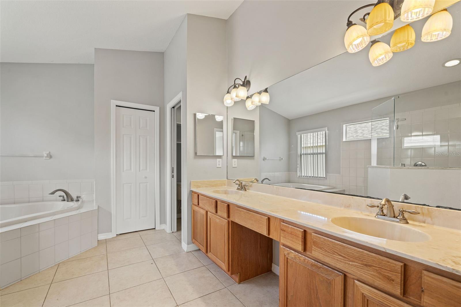 Image 19 of 23 For 10909 Observatory Way