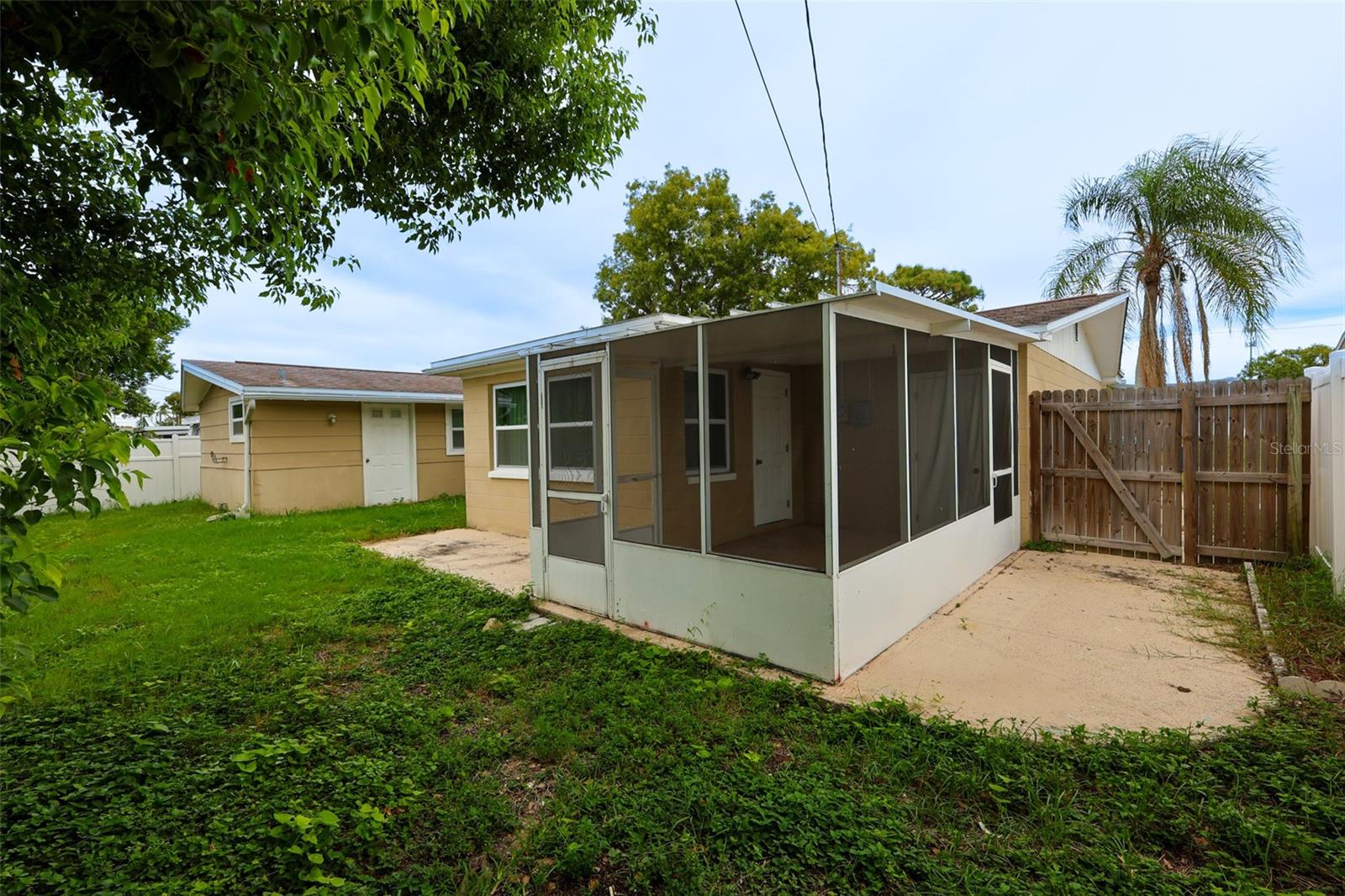 Image 20 of 21 For 3349 Silver Hill Drive