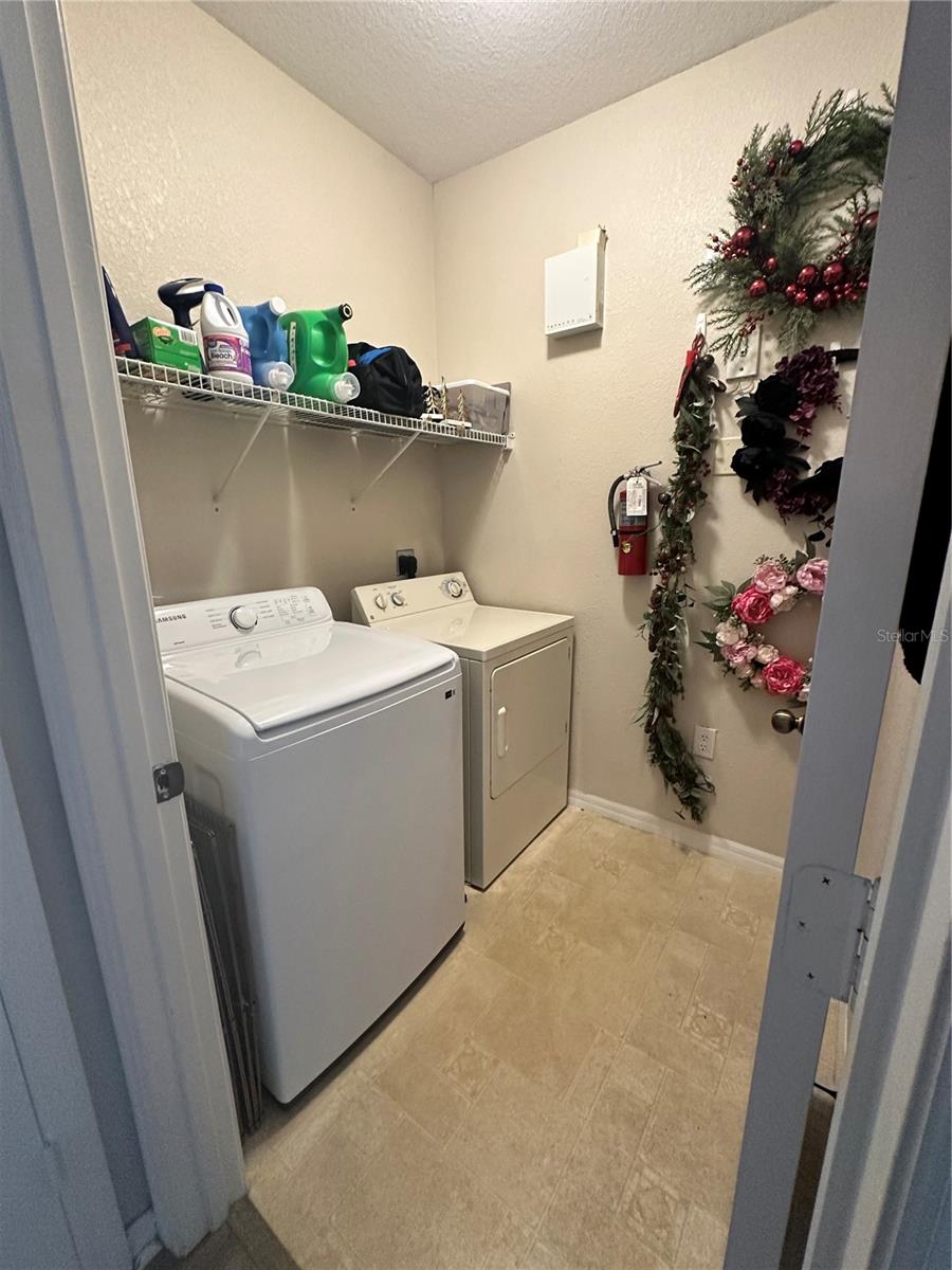 Listing photo id 3 for 2406 Courtney Meadows Court 303