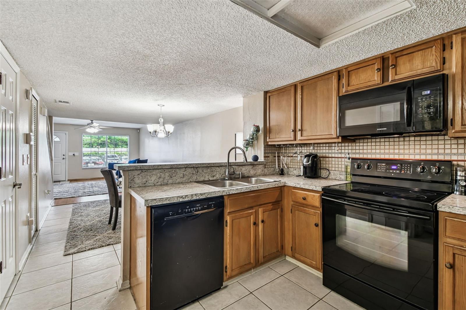 Image 17 of 72 For 2124 Fletchers Point Circle
